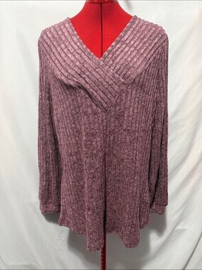 Ribbed V-Neck Pullover Sweater in Mauve